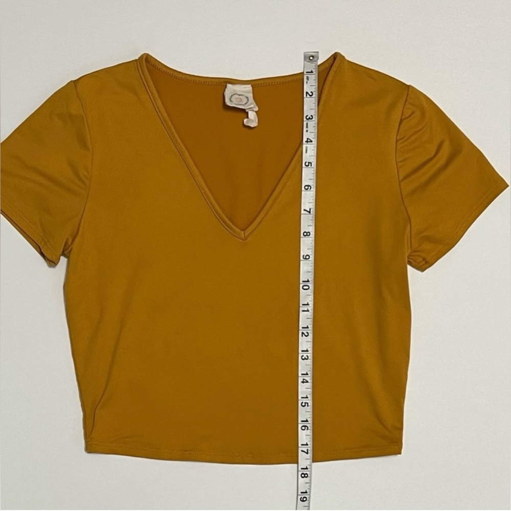 Live In The Moment Cropped V-Neck Tee Mustard Yellow Short Sleeve T-Shirt